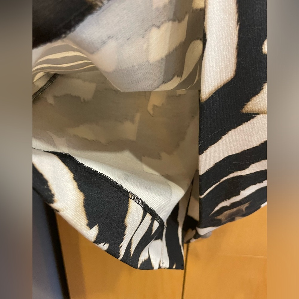 NWT! CK Abstract Skirt - Picture 2 of 11